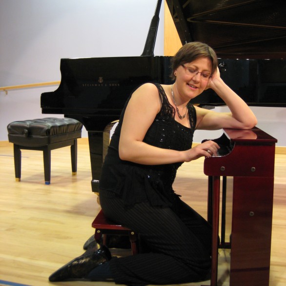 Nadia Shpachenko, toy piano